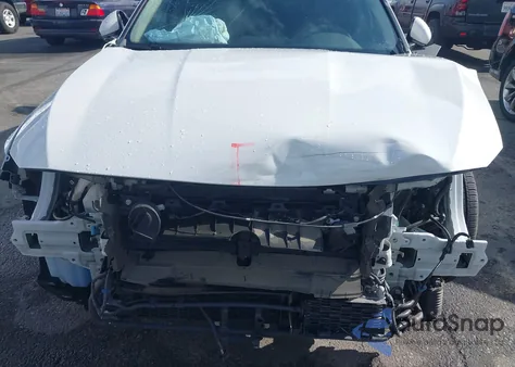 2022 Honda Accord Hybrid z USA, uszkodzony, nr VIN 1HGCV3F12NA008541